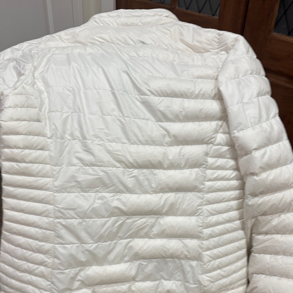 Patagonia Women's White Puffer Jacket - Picture 3 of 6